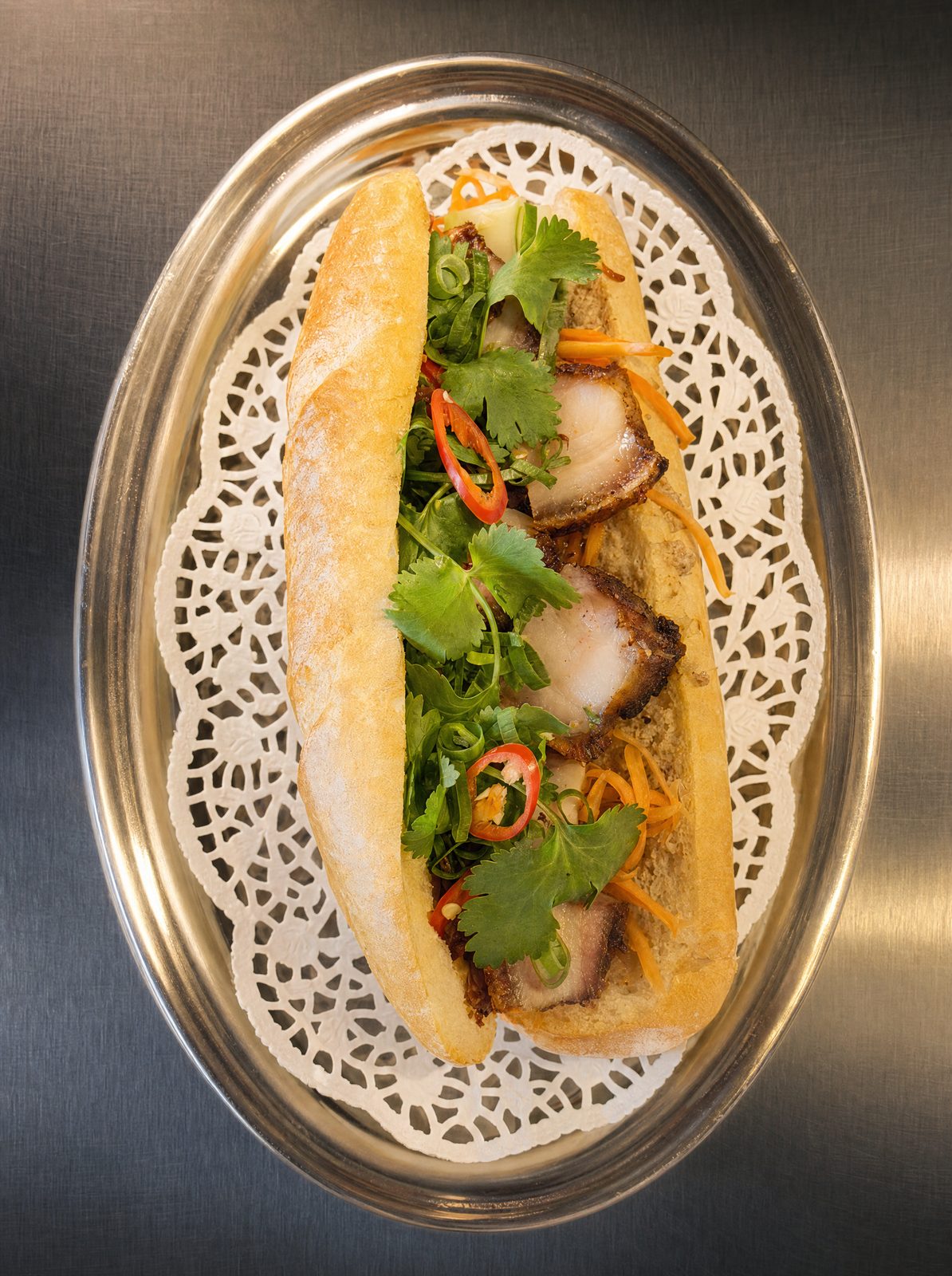 Crispy pork belly bánh mì